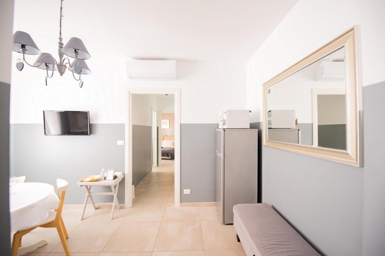 Beach Apartment In The Center Санремо Экстерьер фото